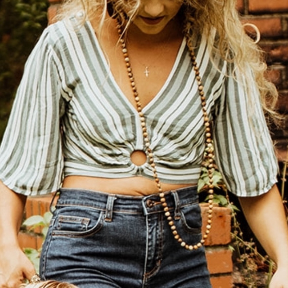 Small hippie cropped American eagle shirt!
